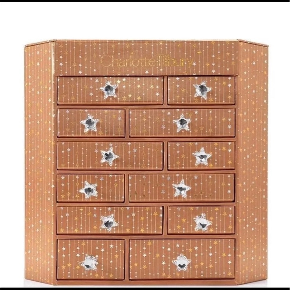 SOLD Charlotte Tilbury Organizer
